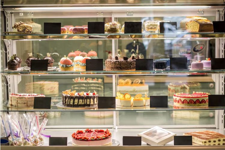 Cari inspirasi nama toko kue aesthetic? Simak 200 ide nama bakery unik, manis, modern, hingga French style yang mudah diingat.