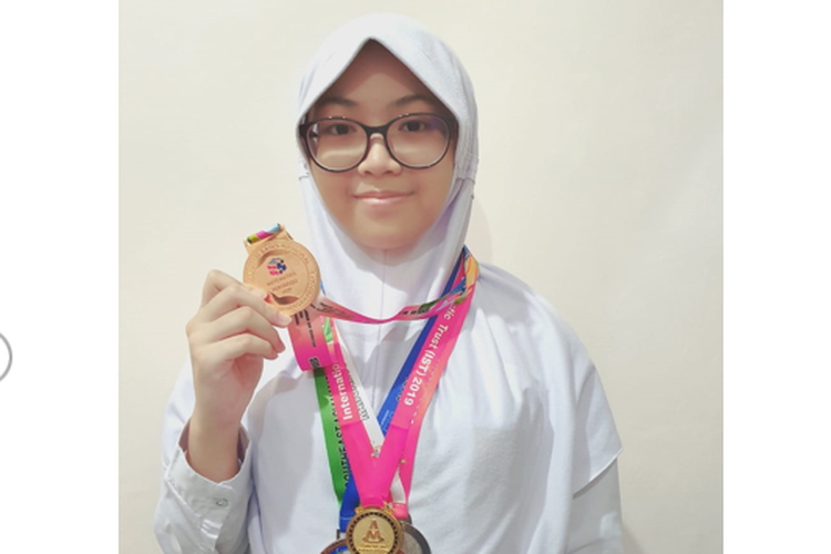 Siswa SMPN 8 Yogyakarta Alifa Batrisyia Nariswari membagikan tips tetap berprestasi saat pandemi Covid-19.