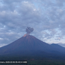 Gunung Semeru Letuskan Abu Tebal Setinggi 1.000 Meter 