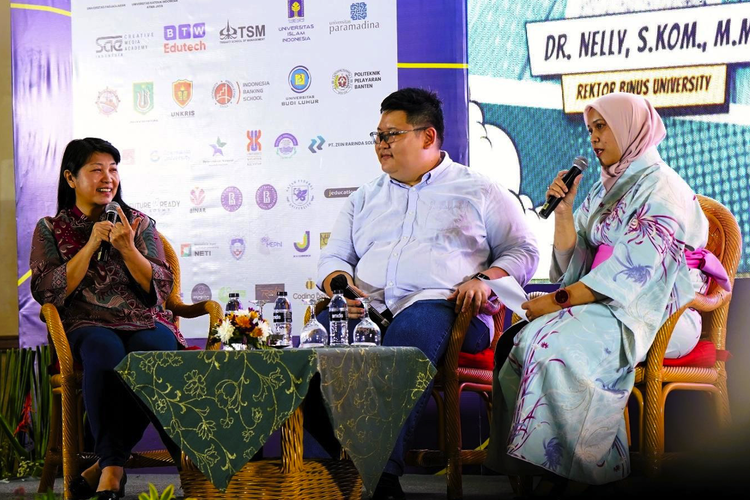 Rektor Binus University, Nelly (kiri) dalam gelar wicara Ngobrol Bareng Rektor yang digelar dalam International Education and Training Expo & Conference 2024 (22-25/2/2024).