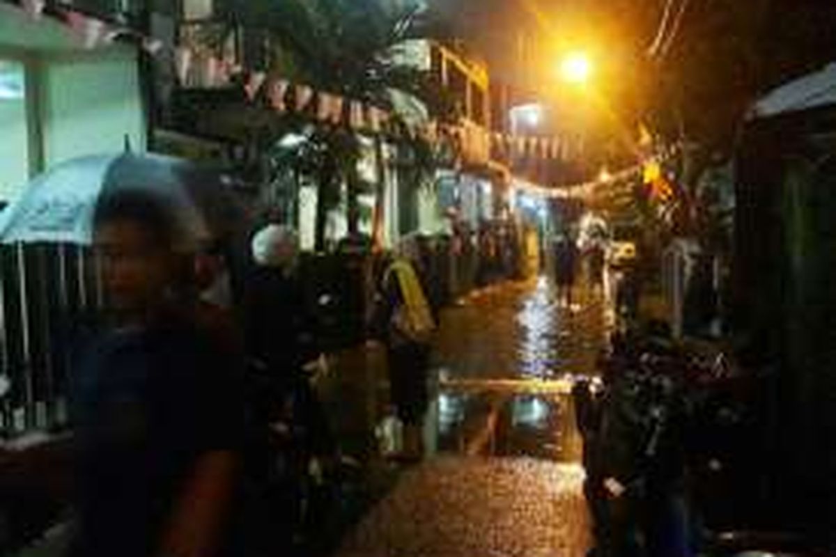 Banjir di Kalisari dan Pekayon, Kecamatan Pasar Rebo, Jakarta Timur dikatakan surut dalam dua jam. 