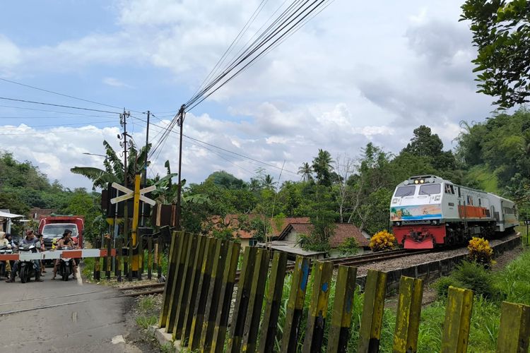 KAI Tutup 144 dari 172 Titik Prioritas Pelintasan Sebidang Penyebab Kecelakaan Kereta