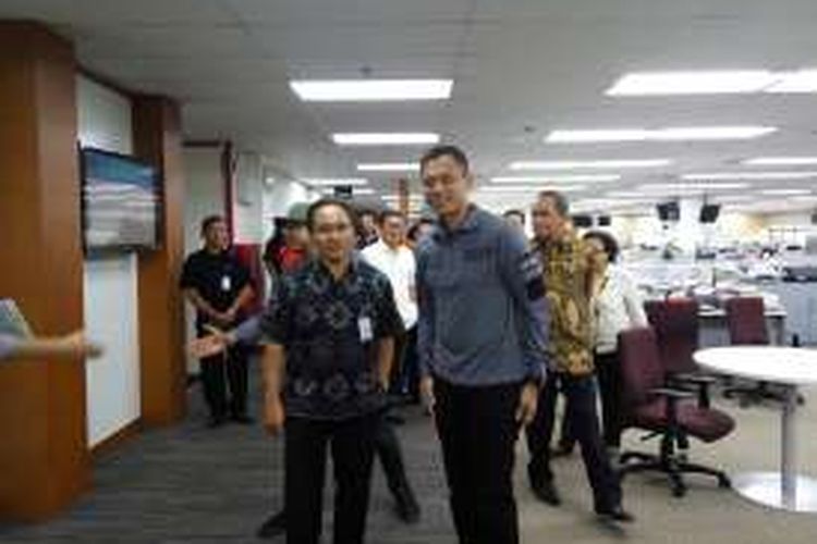 Bakal calon gubernur DKI Jakarta, Agus Harimurti Yudhoyono saat berkunjung ke Gedung Kompas Gramedia, Palmerah, Jakarta, Kamis (13/10/2016).