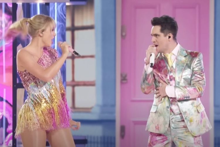 Penampilan Taylor Swift di BBMAs 2019, menyanyikan lagu berjudul ME! bersama Brandon Urie.