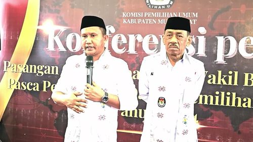 Diusung Semua Parpol, La Ode Darwin-Ali Basa Lawan Kotak Kosong di Kabupaten Muna Barat