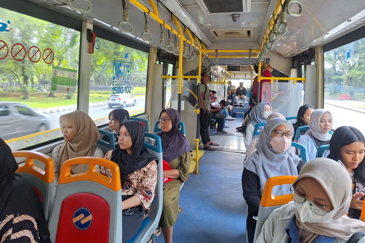 Tak Setuju Transjakarta Blok M-Kota Dihapus, Pelajar: Tarifnya Sangat Terjangkau