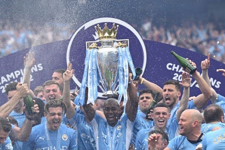 Manchester City berhasil menjuarai Liga Inggris 2021-2022 setelah menang dramatis ontra Aston Villa pada pekan ke-38, Minggu (22/5/2022) malam WIB.