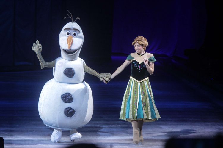 Suasana pertunjukan Disney on Ice di Indonesia Convention Exhibition, BSD City, Tangerang, Banten, Rabu (29/1/2020). Pertunjukan ini diselenggarakan pada 29 Januari hingga 2 Februari 2020.