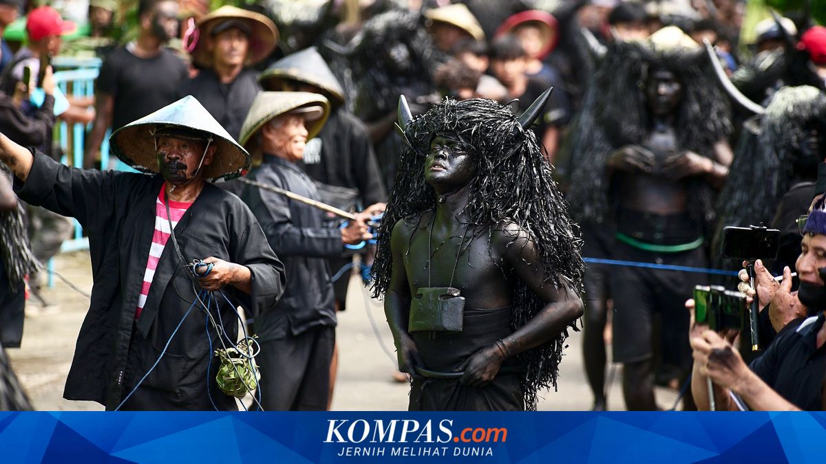 Uniknya Tradisi Kebo-keboan Banyuwangi, Warga "Berubah" Jadi Kerbau