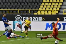Pemandangan Physical Distancing pada Laga Dortmund Vs Schalke 04