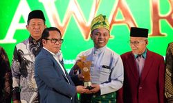 Terima BWI Awards 2025, Gubri Abdul Wahid: Jadi Penyemangat untuk Berwakaf