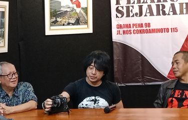 Kisah Fotografer Aksi 1998 Firman Hidayatullah, Babak Belur saat ...
