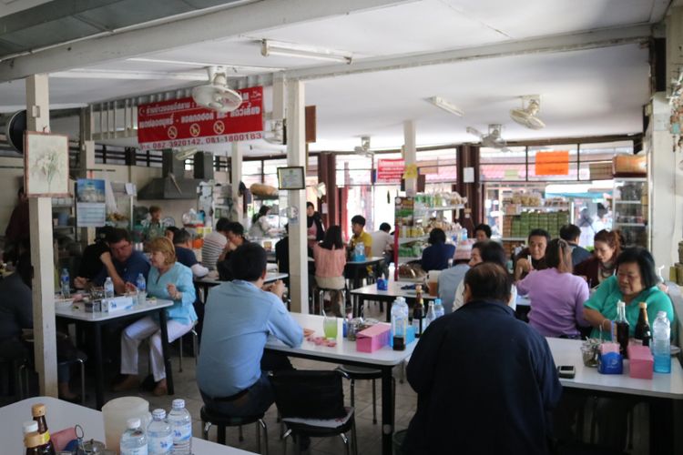 Suasana rumah makan Khao Soi Islam Restaurant, di Hilal Street, Chiang Mai, Thailand, Rabu (24/1/2018).