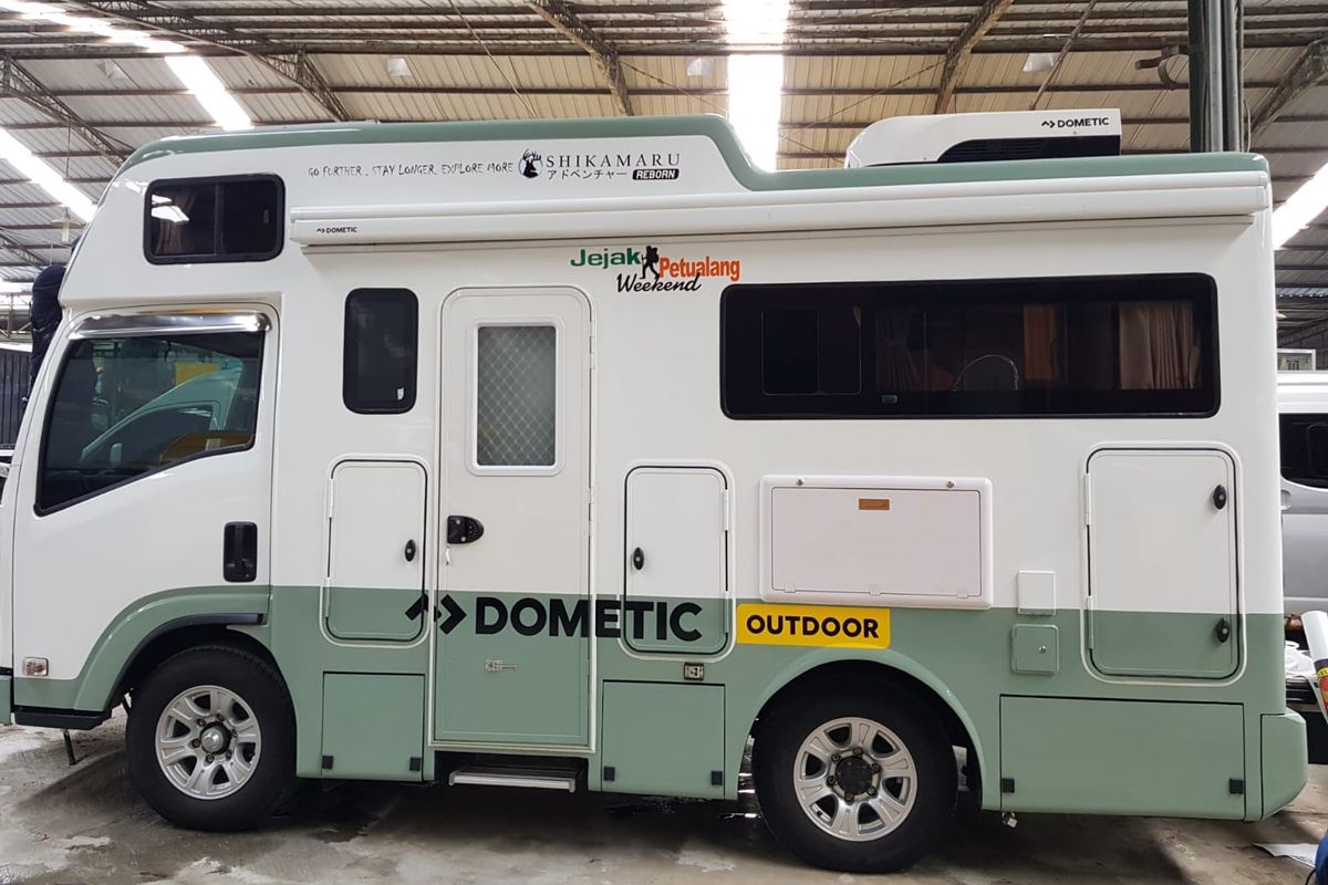 Motorhome rancangan karoseri Delima Mandiri