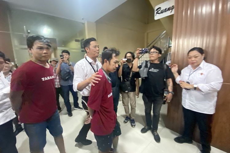 Dua tersangka kasus perdagangan orang yang diungkap Polda Lampung, Senin (10/6/2024).
