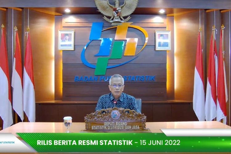 Deputi Bidang Statistik Distribusi dan Jasa BPS, Setianto dalam konferensi pers di Jakarta, Rabu (15/6/2022). 