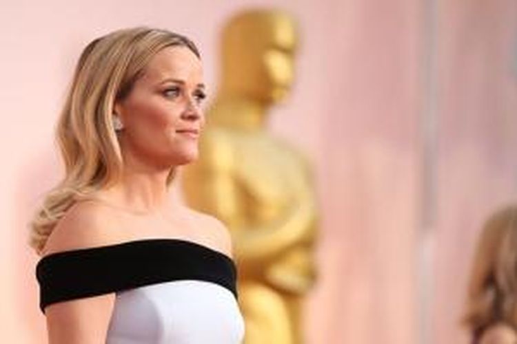 Reese Witherspoon yang menghadiri ajang Oscar 2015.