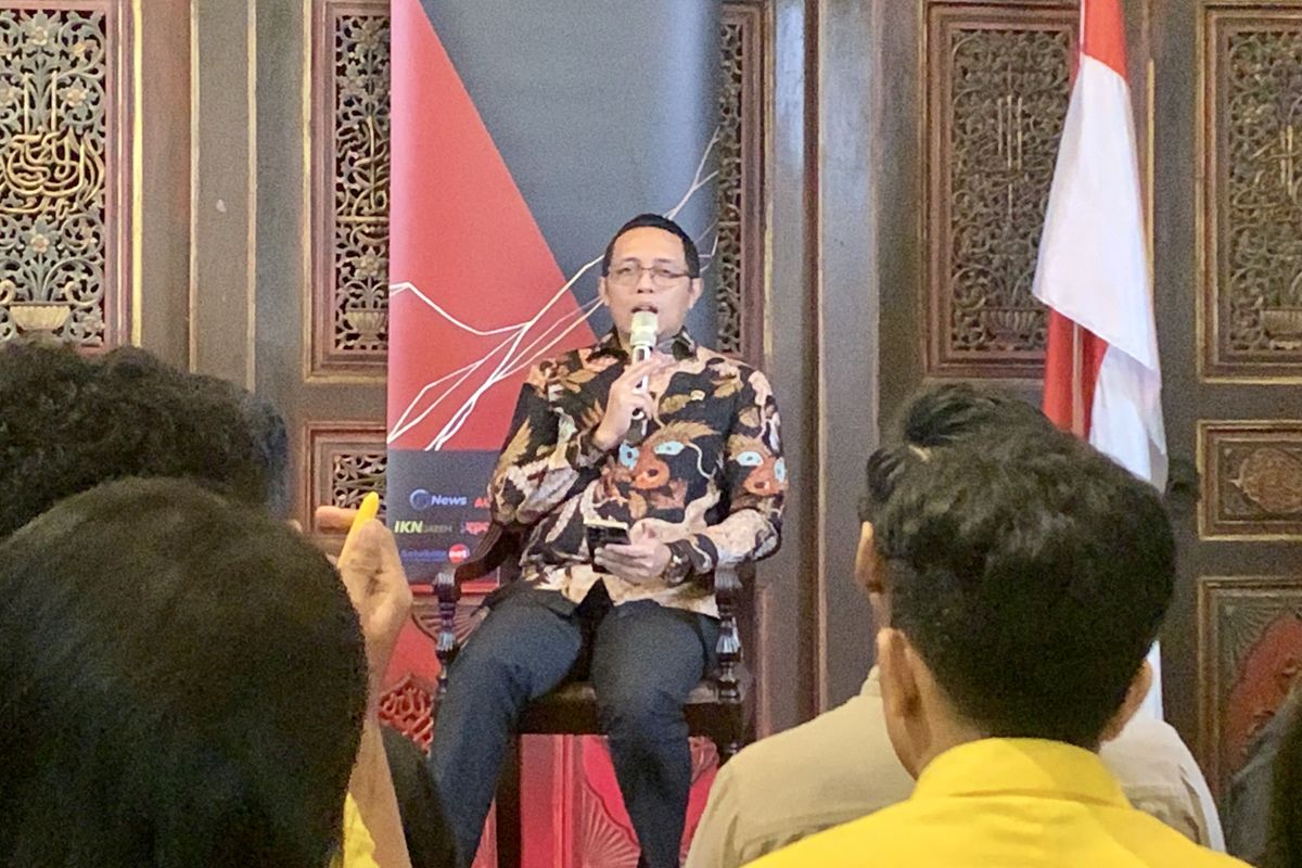 Kepala Kantor Komunikasi Kepresidenan atau Presidential Communication Office (PCO) Hasan Nasbi dalam agenda Double Check di Jakart Pusat, Sabtu (17/5/2025).