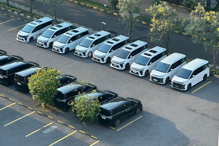 Rayakan Anniversary ke-8, Komunitas Voxy Club Indonesia (VCI) Adakan Touring ke Cirebon 