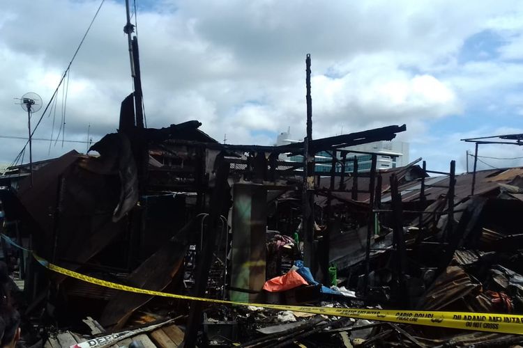Puing-puing sisa kebakaran yang menghanguskan 42 rumah di Banjarmasin pada, Kamis (19/12/2019) dini hari.