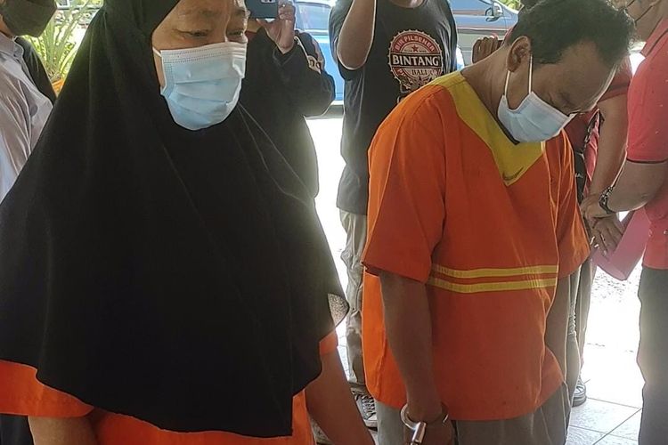 IRT di Balikpapan ditangkap polisi bersama pembelinya karena jual sabu di rumah