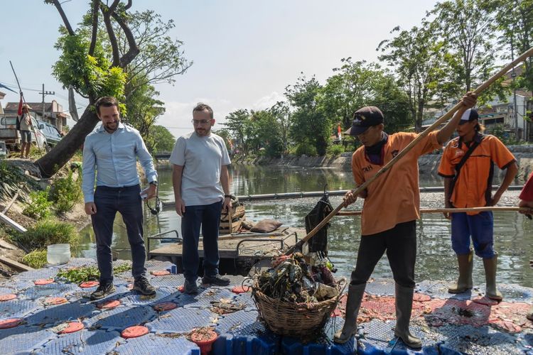 Surabaya Punya Cara Baru Menyelamatkan Sungai, Sampah Diolah Jadi Bernilai