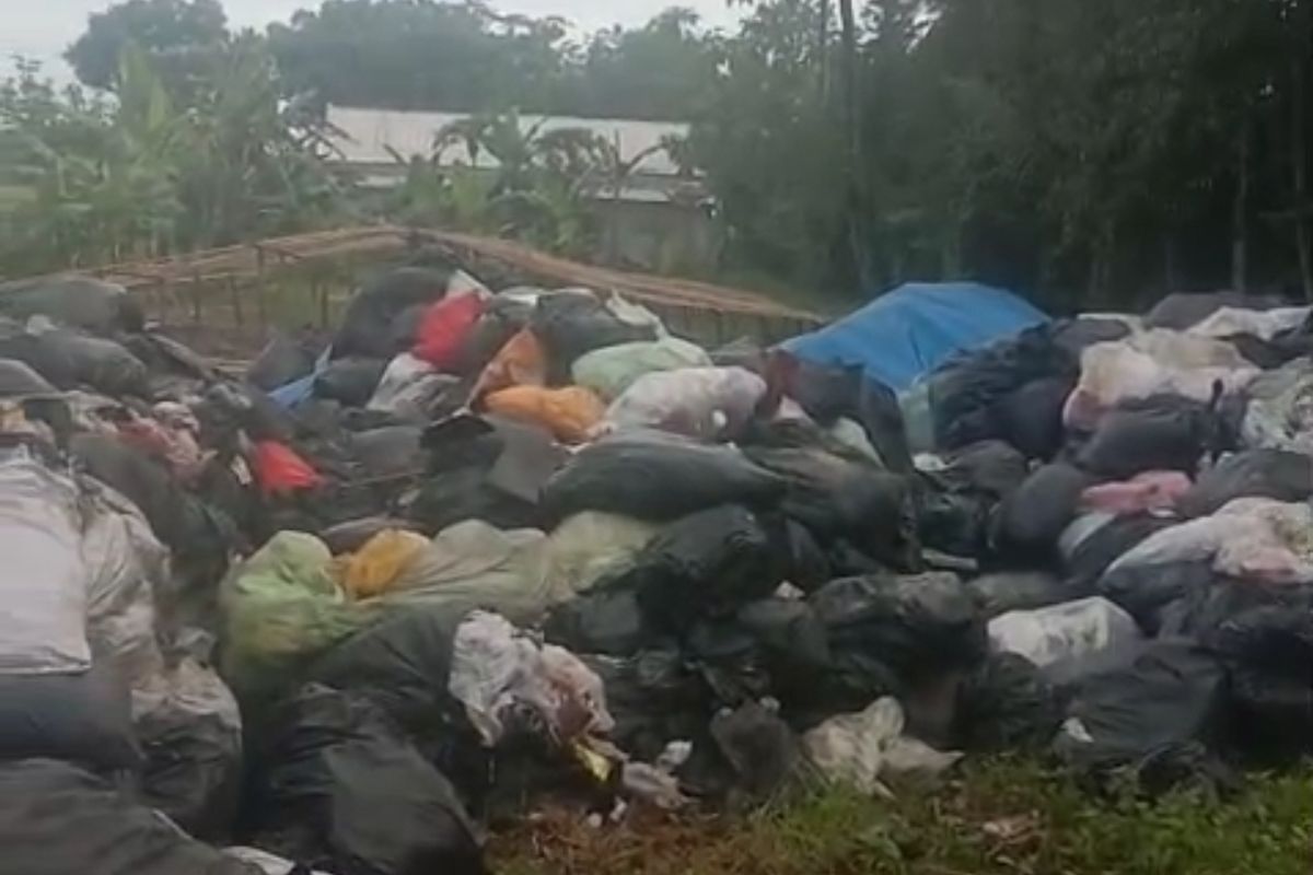 Tangkapan layar video sampah dari Yogyakarta yang dibawa ke Desa Geparang, Purworejo 