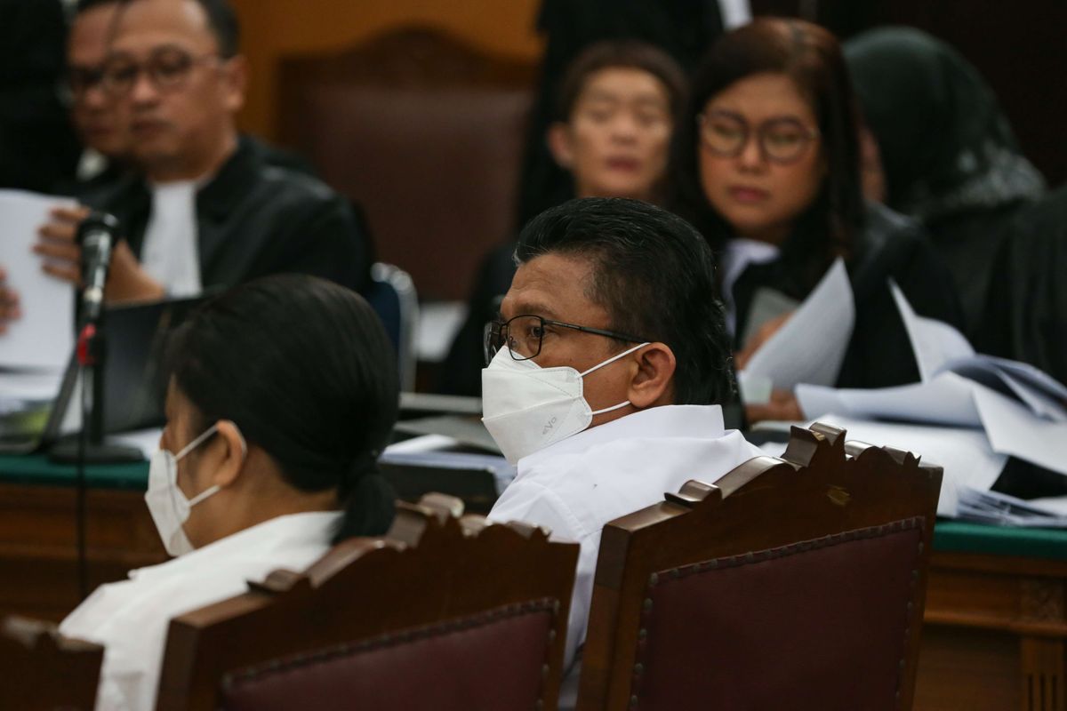Terdakwa kasus pembunuhan berencana Brigadir Nofriansyah Yosua Hutabarat atau Brigadir J, Putri Candrawathi dan Ferdy Sambo menjalani sidang di Pengadilan Negeri Jakarta Selatan, Selasa (20/12/2022). Jaksa Penuntut Umum menghadirkan seorang saksi ahli digital forensik dari Polri, Hery Priyanto.