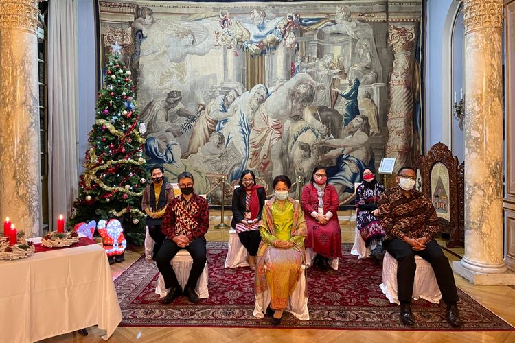 Tercatat lebih dari 75 keluarga WNI dan Diaspora Indonesia di beberapa kota di Italia berpartisipasi dalam perayaan Natal ini.