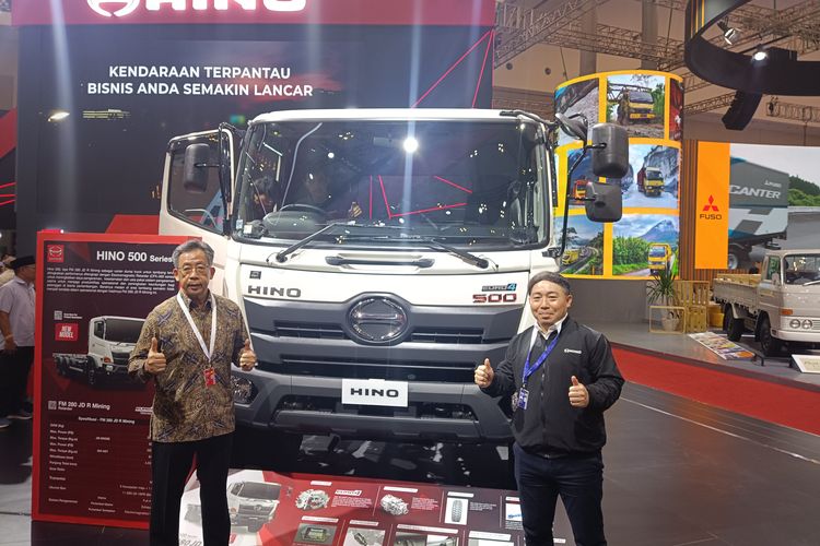 Hino luncurkan Microbus 115 SDBL 4x4 dan 500 FM 280 JD R Retarder di GIIAS 2023