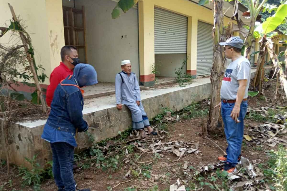 Pasar Wisata Jatigede, Sumedang sudah rampung dibangun sejak tahun 2010, namun hingga saat ini masih terbengkalai, Selasa (11/8/2020). AAM AMINULLAH/KOMPAS.com