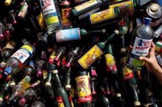 Bea Cukai Musnahkan Ribuan Botol Miras yang Diambil dari Penumpang di Bandara Soetta