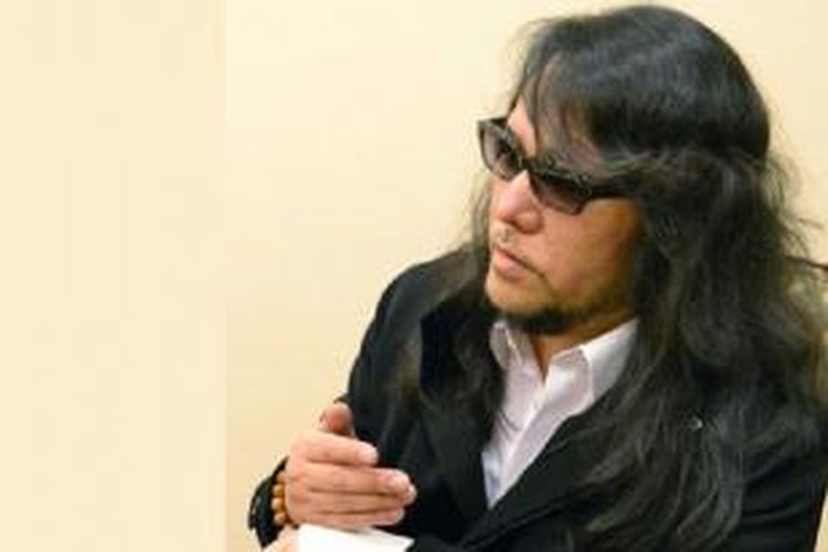 Komposer Jepang bernama Mamoru Samuragochi (50) yang melejit pada pertengahan 1990-an dijuluki ”Beethoven Jepang
