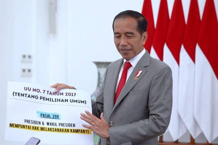 Presiden Joko Widodo saat menjelaskan soal aturan presiden dan wakil presiden boleh kampanye di Istana Bogor, Jawa Barat, Jumat (26/1/2024).
