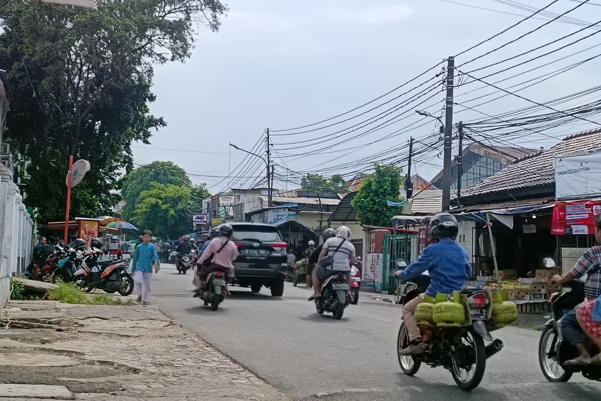 Kondisi Jalan Bekasi Timur IV, Cipinang Besar Utara, Jatinegara, Jakarta Timur, Kamis (8/6/2023) pagi, terlihat normal tanpa tawuran.
