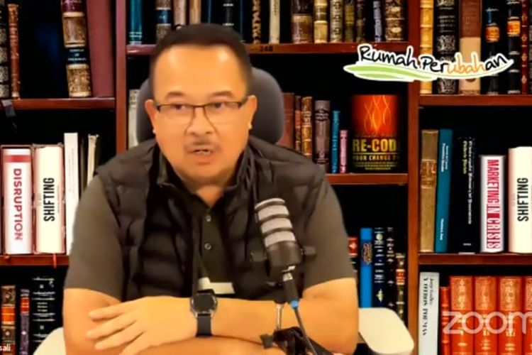 Prof. Rhenald Kasali dalam acara Webinar Series Bantuan Pemerintah New Teaching Factory yang diikuti 3.500 Kepala Sekolah Menengah Kejujuruan di Indonesia, Rabu (20/5/2021).