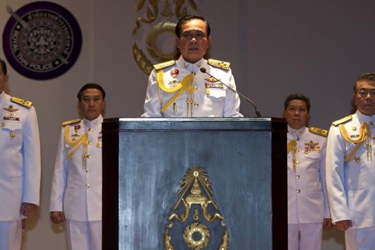 Jenderal Prayut Chan-O-Cha, pemimpin kudeta Thailand, dalam jumpa pers pertamanya di Bangkok, Senin (26/5/2014).