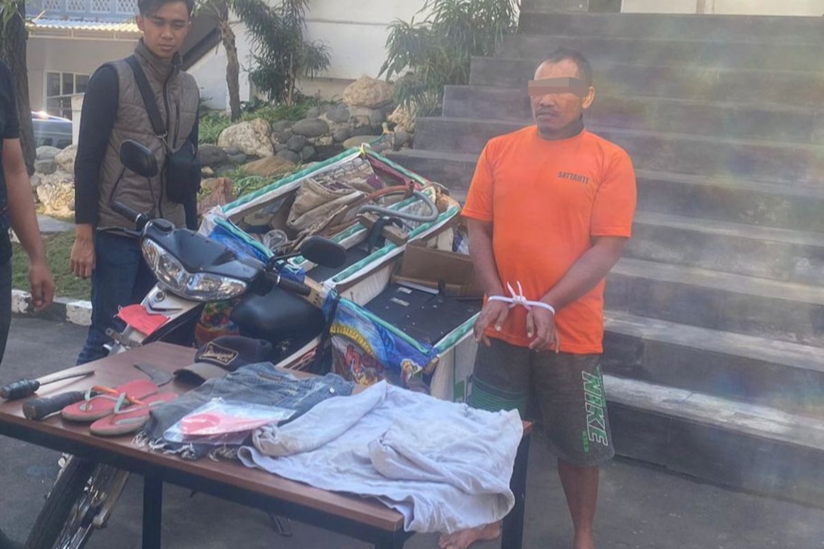 Pelaku pencurian meteran air di Kota Malang, berinisial SBK alias Bakir (42), warga Jalan KH Malik Dalam RW 04 Kecamatan Kedungkandang, Kota Malang.