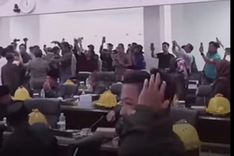 Sidang Pemakzulan Bupati Gowa Sempat Ricuh, Husniah Singgung 