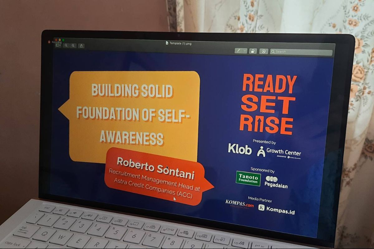 Poster web seminar Ready Set Rise yang bertajuk Building Solid Foundation of Self-Awareness pada Jumat (2/10/2020) lewat aplikasi Zoom.