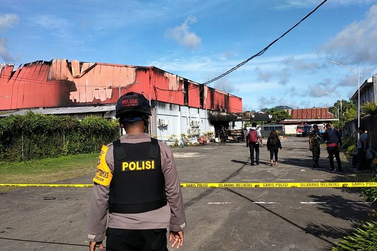 Polisi saat mengamankan TKP Tempat Hiburan Malam