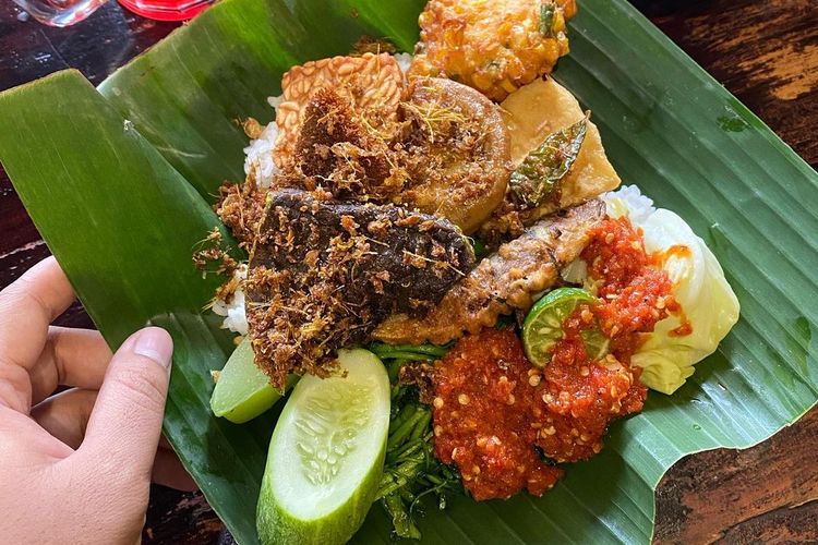 Ilustrasi tempat makan sego sambel di Malang