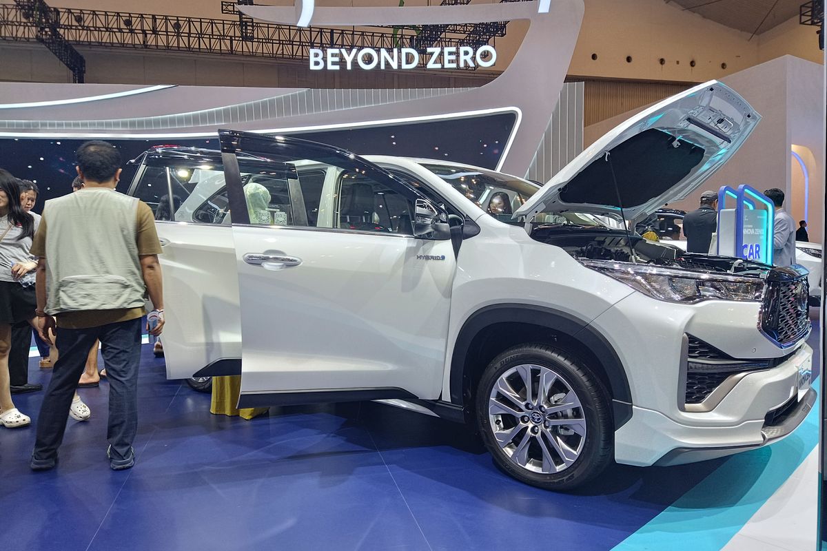 Innova Zenix Hybrid di GIIAS 2024