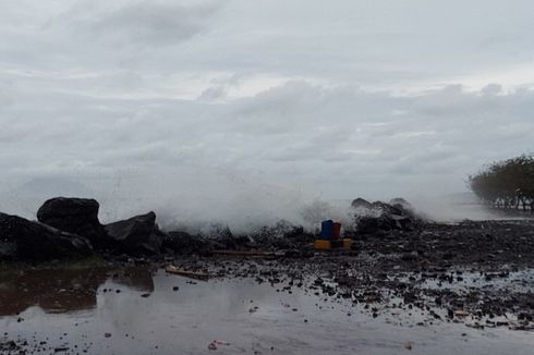 Fakta Gelombang Pasang Terjang Pantai Manado, Tinggi Capai 4 Meter hingga Masuk Parkiran Mal