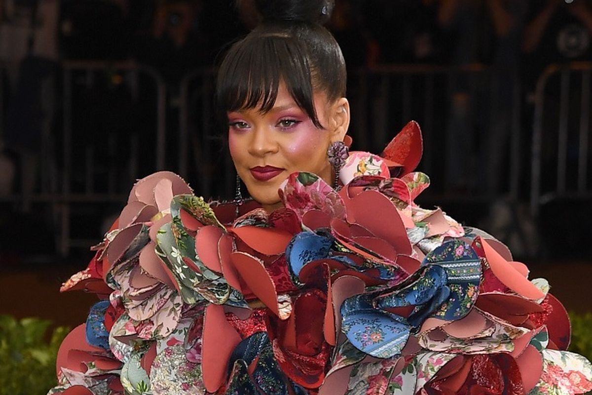 Rihanna tiba dalam acara Costume Institute Benefit pada 1 Mei  2017 di The Metropolitan Museum of Art, New York, AS.