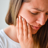 Penyebab Sakit Gigi Kambuh Setelah Konsumsi Makanan Manis
