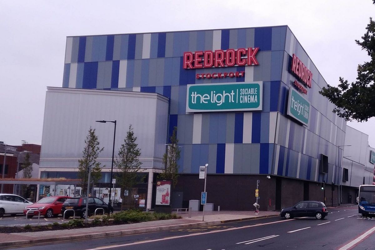 Tahun ini, Carbuncle Cup menganugerahi bangunan Redrock Stockport sebagai gedung dengan arsitektur terburuk seantero Inggris. 
