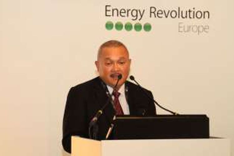 Gubernur Sumatera Selatan, Alex Noerdin memaparkan inisiatif Zero Emisi Kendaraan Hidrogen pada Forum Energi Eropa di Barcelona, Spanyol, Rabu (16/11/2016) lalu