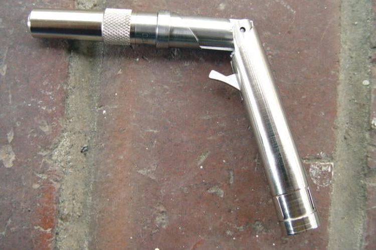 Senjata api aneh berbentuk pena, Stinger Pen Gun. [Via Outdoorlife.com]