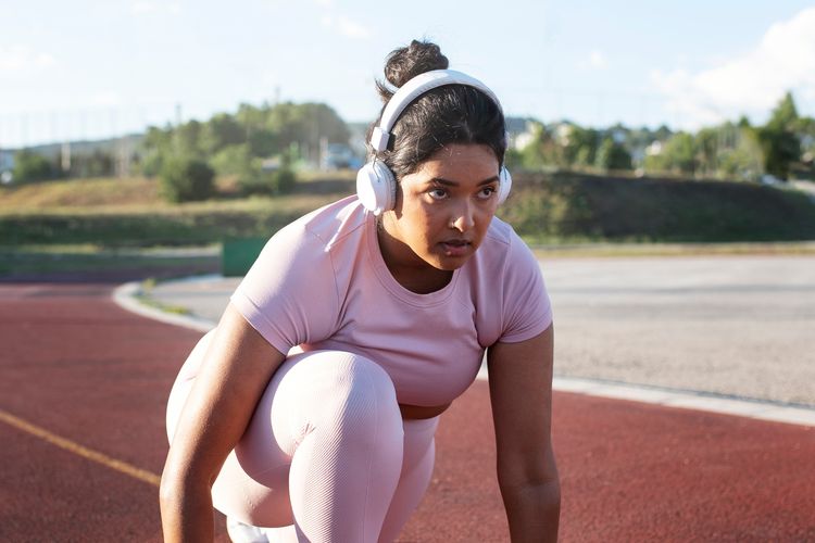 Ilustrasi olahraga. Menurunkan berat badan dengan cepat bisa dilakukan secara aman jika dilakukan dengan pola makan seimbang, olahraga rutin, dan tidur yang cukup.